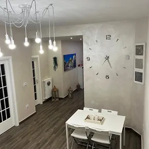 Chiara , Bari Italia